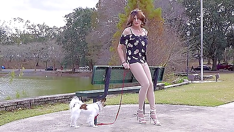 Outdoor amateur brunette solo video with a nice face